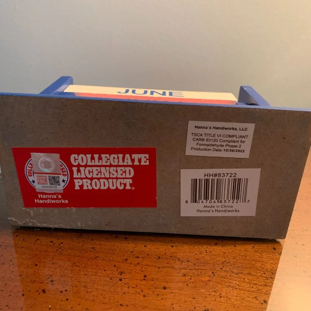 COPY - FLORIDA GATORS COLLEGIATE  PERPETUAL CALENDAR NWT
